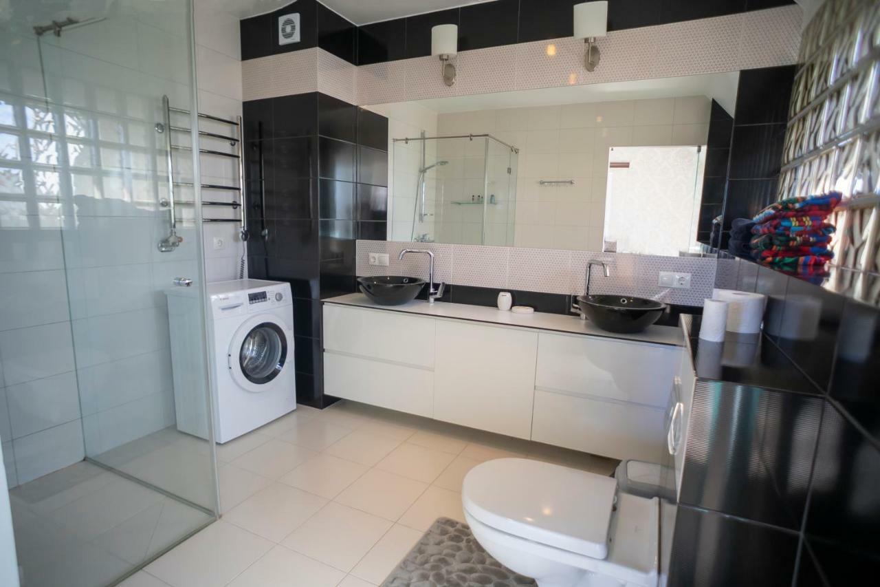 Sveciu Namai Lanko G. Hotel Klaipeda Ngoại thất bức ảnh
